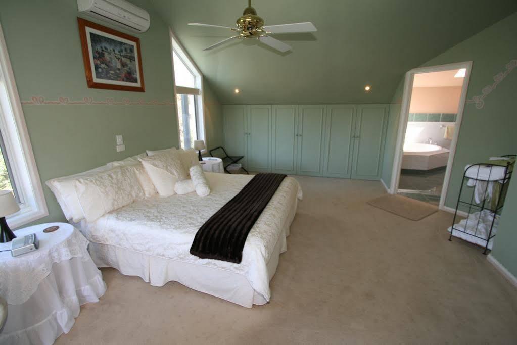 Silver Waters Bed & Breakfast Коув Экстерьер фото