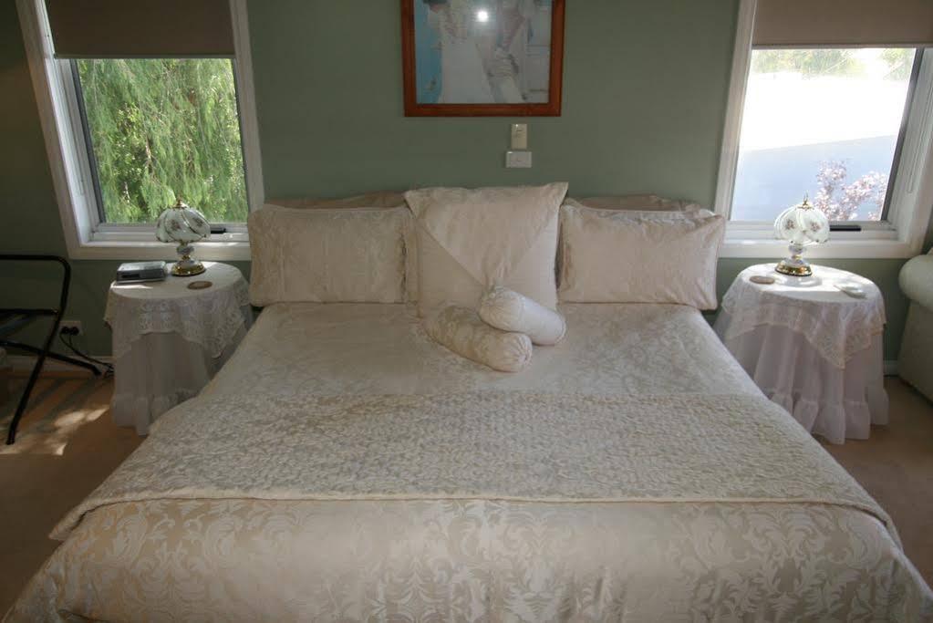 Silver Waters Bed & Breakfast Коув Экстерьер фото